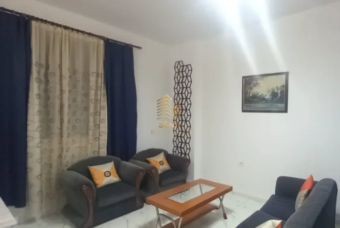 Tirane, jepet me qera garsonier 1+1 Kati 1, 40 m² 320 € (Shkoze)