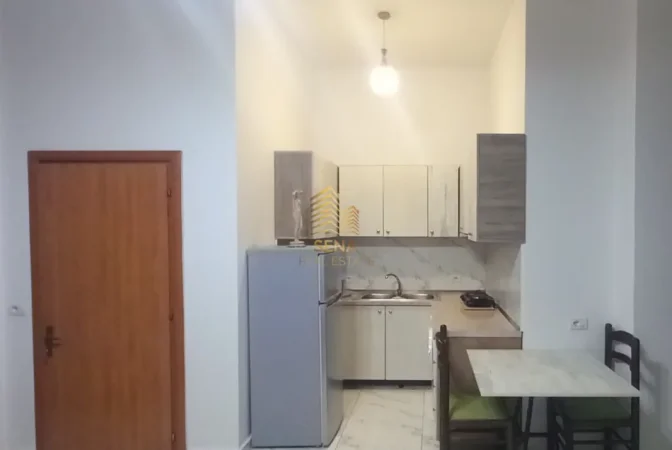 Tirane, jepet me qera garsonier 1+1 Kati 1, 40 m² 320 € (Shkoze)