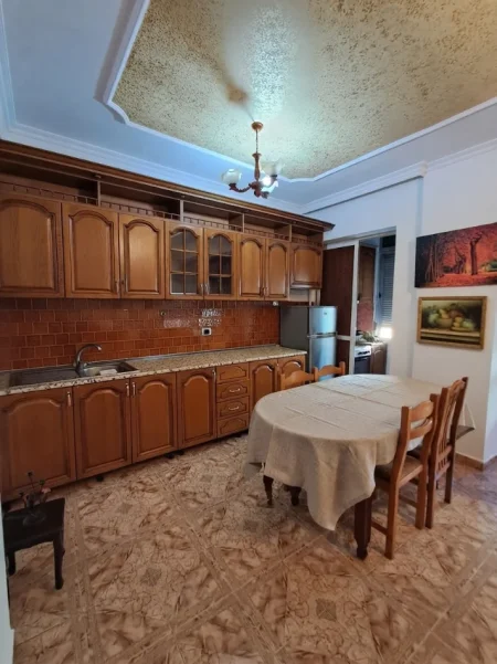 Shqiperi, shitet apartament 2+1+Aneks+Ballkon Kati 6, 95 m² 15.500.002 €