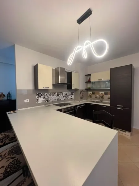 Tirane, jepet me qera apartament 2+1 Kati 2, 98 m² 700 € (Kodra e Diellit)