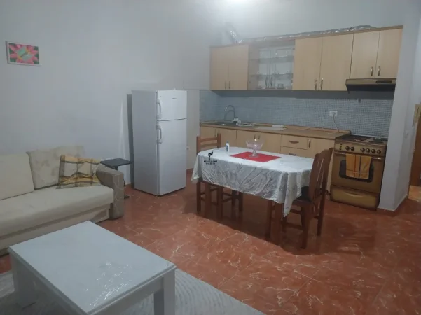 Tirane, jepet me qera apartament 1+1 Kati 3, 60 m² 520 € (RRUGA E ELBASANIT)