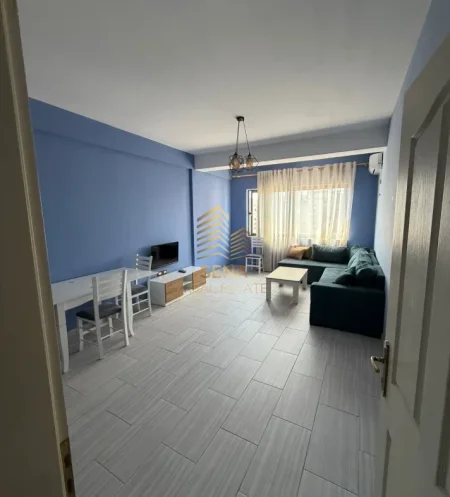 Tirane, jepet me qera apartament 1+1+Ballkon Kati 4, 60 m² 500 € (Astir)