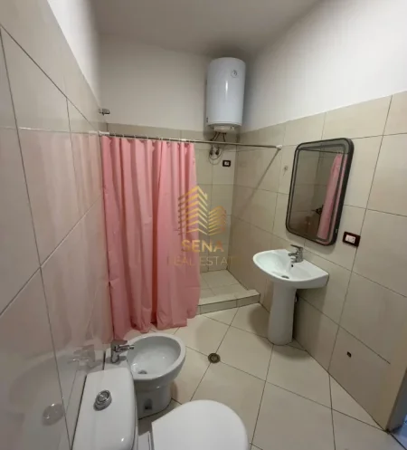 Tirane, jepet me qera apartament 1+1+Ballkon Kati 4, 60 m² 500 € (Astir)