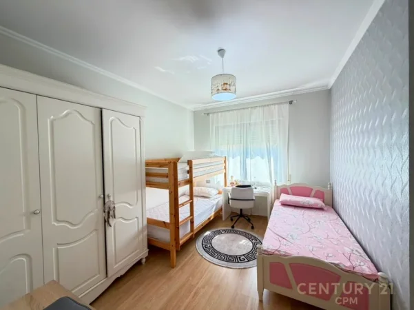 Tirane, jepet me qera apartament 2+1+Ballkon Kati 2, 100 m² 600 € (Kompleksi Tower Bridge)