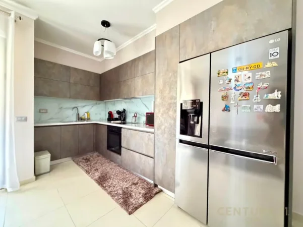 Tirane, jepet me qera apartament 2+1+Ballkon Kati 2, 100 m² 600 € (Kompleksi Tower Bridge)