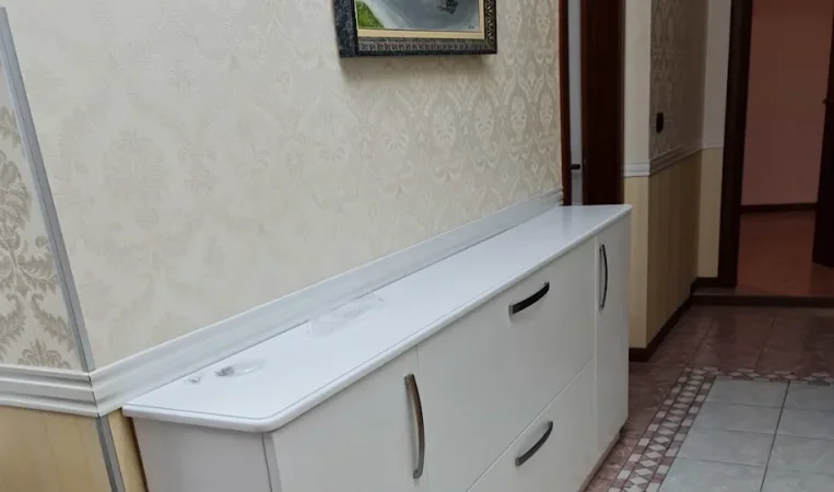 Tirane, jepet me qera apartament 3+1 Kati 4, 125 m² 750 € 