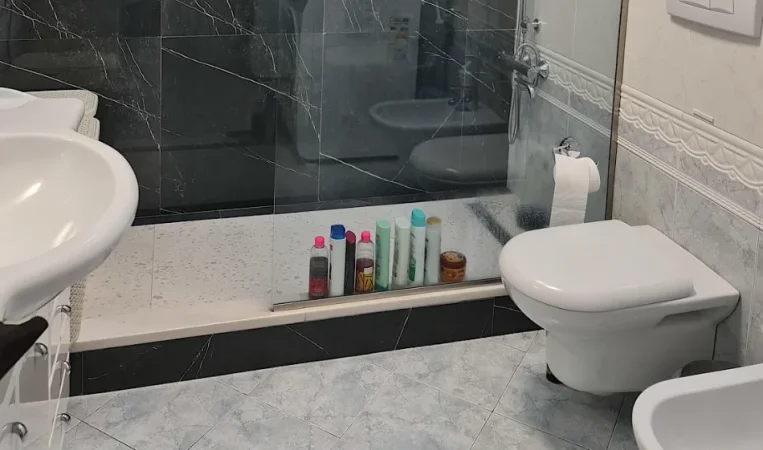 Tirane, jepet me qera apartament 3+1 Kati 4, 125 m² 750 € 