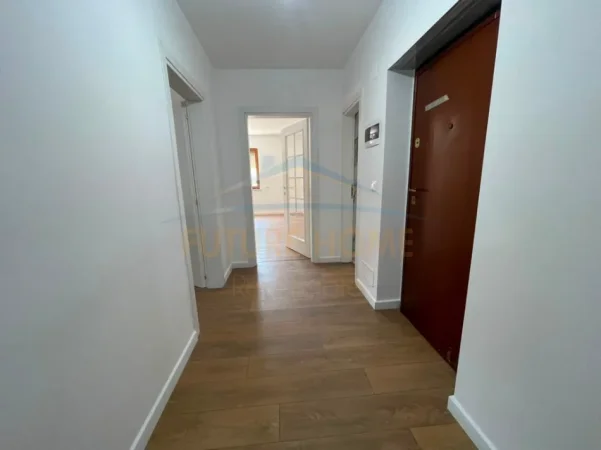 Tirane, shitet apartament 2+1 Kati 2, 96 m² 235.000 € (Pazari i Ri)