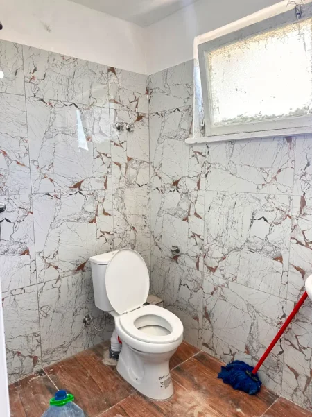 Tirane, shitet apartament 1+1 Kati 4, 54 m² 80.600 € (Kombinat)