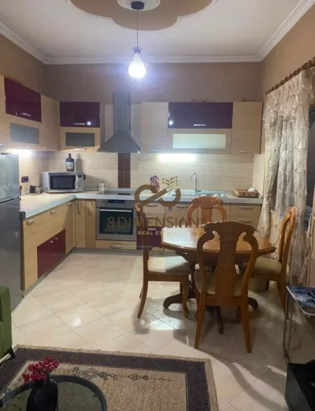 Jepet me qera Apartament 1+1 ne Rrugen e Dibres, prane Shkolles Misto Mame (D8241A-235)