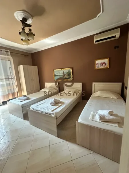 Jepet me qera Apartament 1+1 ne Rrugen e Dibres, prane Shkolles Misto Mame (D8241A-235)