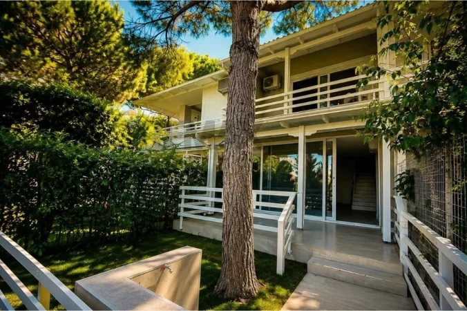 Durres, shitet Vile 2+1+Ballkon , 135 m² 450.000 € (Gjiri i Lalezit)