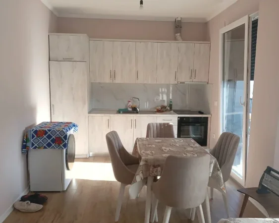 Tirane, jepet me qera apartament 1+1+Aneks+Ballkon Kati 9, 63 m² 500 € (rruga don bosko , rruga jordan misja)