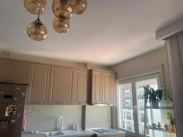 Tirane, jepet me qera apartament 1+1 Kati 5, 65 m² 500 € (SHKOLLA E BASHKUAR)
