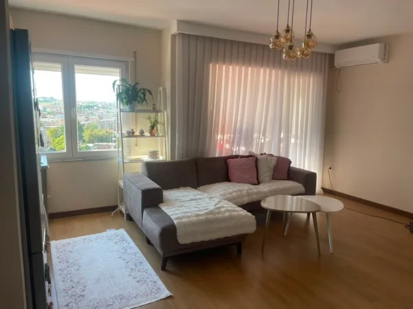 Tirane, jepet me qera apartament 1+1 Kati 5, 65 m² 500 € (SHKOLLA E BASHKUAR)