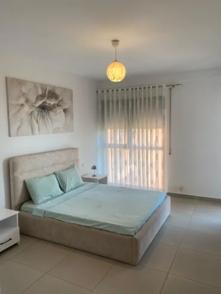 Tirane, jepet me qera apartament 2+1 Kati 5, 114 m² 750 € (Xhamlliku)