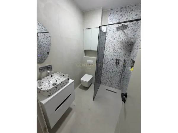 Tirane, jepet me qera apartament 2+1 Kati 4, 88 m² 700 € (Tregu Elektrik)