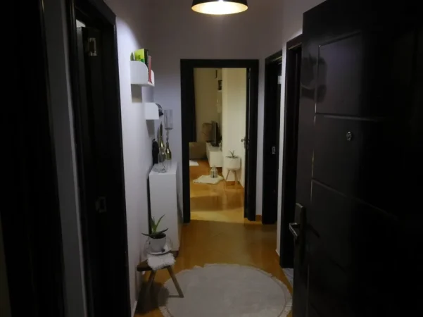 Tirane, shes apartament 1+1+Ballkon Kati 1, 82 m² 135.000 € 
