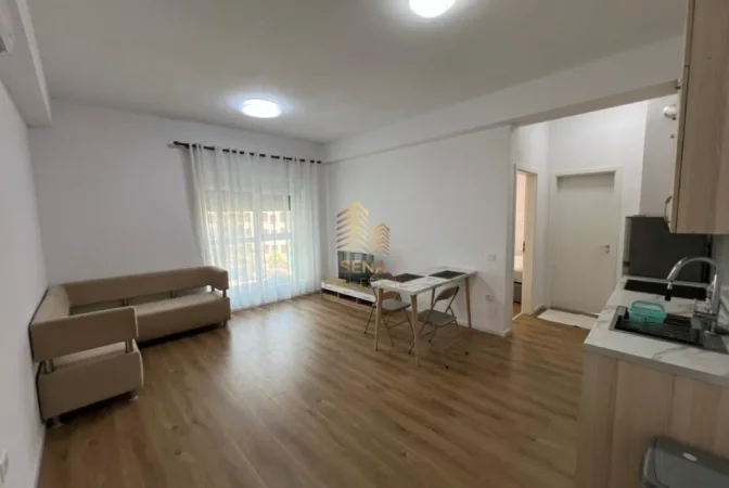 Tirane, jepet me qera apartament 1+1+Ballkon Kati 4, 60 m² 450 € (Ali Demi)