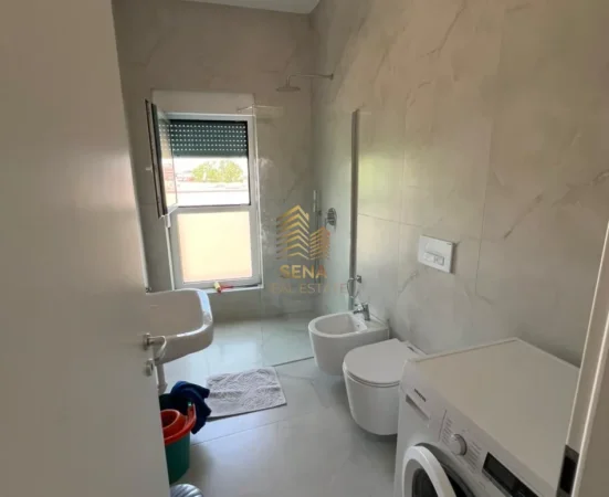 Tirane, jepet me qera apartament 1+1+Ballkon Kati 4, 60 m² 450 € (Ali Demi)
