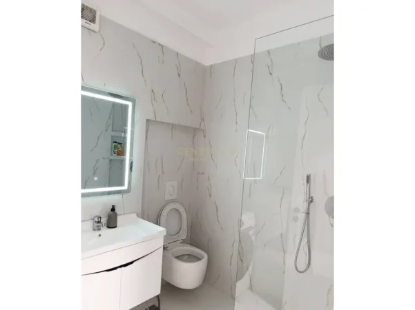 Tirane, jepet me qera garsonier 1+1 Kati 5, 40 m² 500 € 