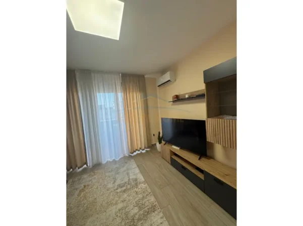 Tirane, jepet me qera apartament 2+1+Ballkon Kati 2, 106 m² 650 € (KONGRESI MANASTIRIT)