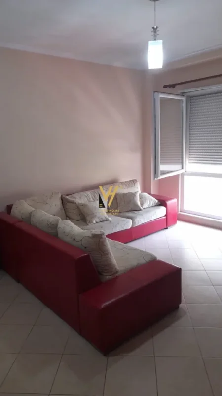 Tirane, jepet me qera apartament 1+1+Ballkon Kati 2, 62 m² 570 € (TREGU ELEKTRIK)