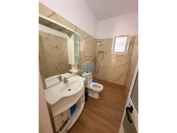 Durres, jepet me qera shtepi 1+1+Aneks+Ballkon Kati 1, 60 m² 260 € (kenet)