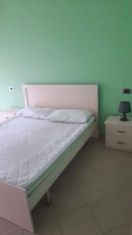 Tirane, jepet me qera apartament 1+1 Kati 3, 62 m² 550 € (Rruga Petro Nin Luarasi)