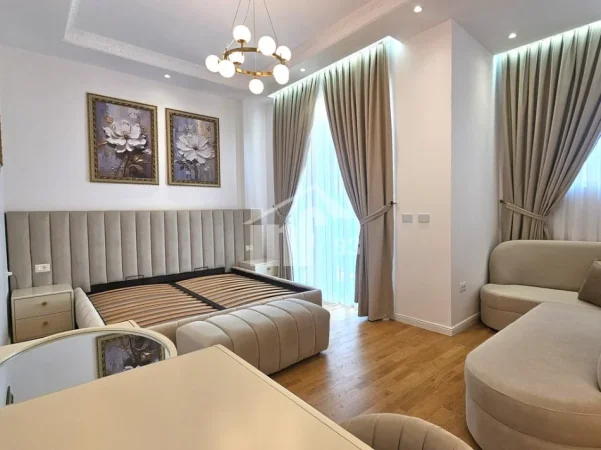 Tirane, jepet me qera Vile 2 Katshe , 323 m² 4.500 € (NË LUNDËR, VETEM 5 MIN NGA TEG)