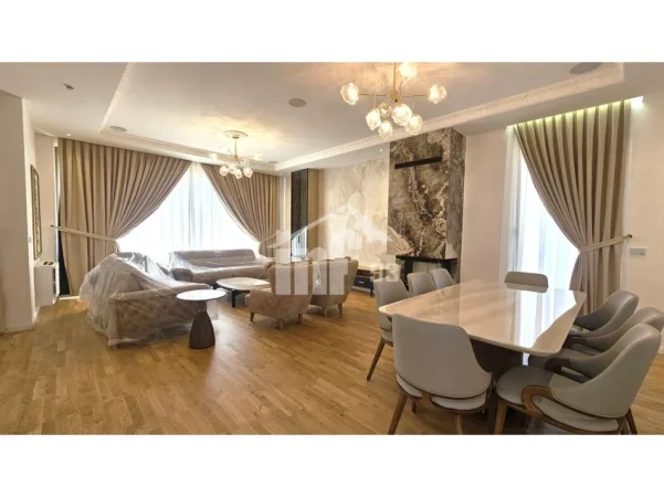 Tirane, jepet me qera Vile 2 Katshe , 323 m² 5.000 € (NË LUNDËR, VETEM 5 MIN NGA TEG)