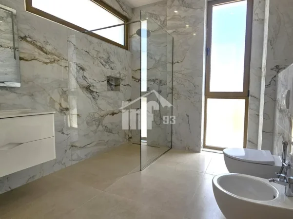 Tirane, jepet me qera Vile 2 Katshe , 323 m² 5.000 € (NË LUNDËR, VETEM 5 MIN NGA TEG)