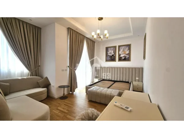 Tirane, jepet me qera Vile 2 Katshe , 323 m² 5.000 € (NË LUNDËR, VETEM 5 MIN NGA TEG)