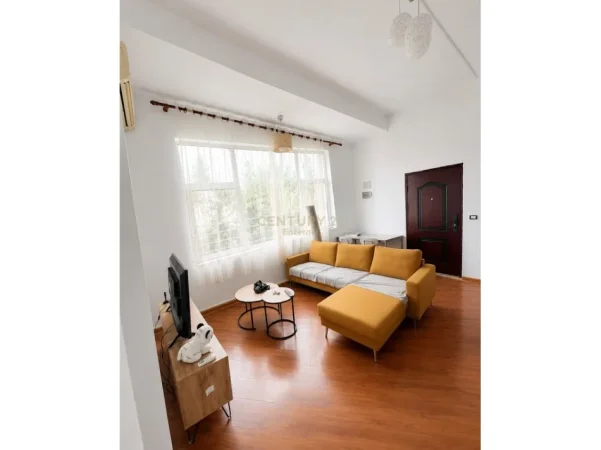 Tirane, jepet me qera apartament 1+1 Kati 2, 58 m² 450 € 