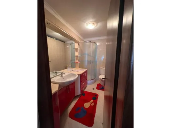 Tirane, jepet me qera apartament 2+1+2, Kati 7, 100 m² 700 € (21 Dhjetori)