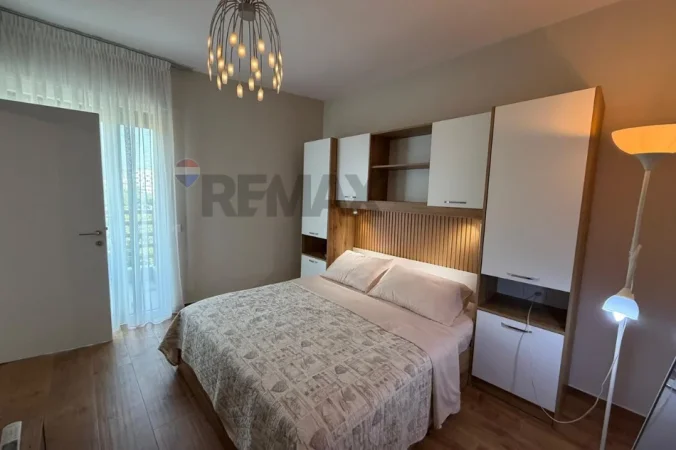 Tirane, jepet me qera apartament 1+1+Ballkon Kati 5, 65 m² 600 € (Dritan Hoxha)