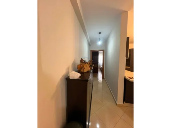 Tirane, jepet me qera apartament 2+1 Kati 2, 98 m² 700 € (Kodra e Diellit)