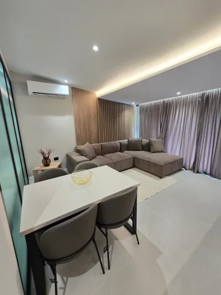 Tirane, jepet me qera apartament 1+1+Ballkon Kati 2, 72 m² 700 € (Don Bosko)