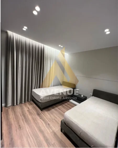 Tirane, jepet me qera apartament 2+1 Kati 7, 84 m² 700 € (Rruga e Dafinave)