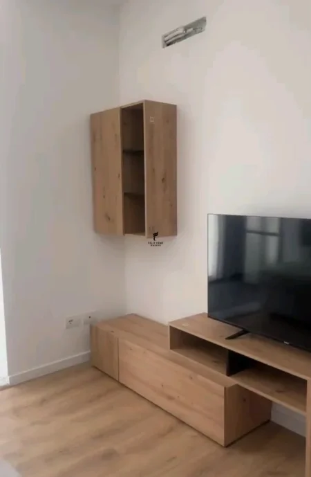 Tirane, jepet me qera apartament 1+1 Kati 1, 65 m² 620 € (PORCELAN)