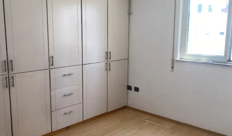 Tirane, jepet me qera apartament 2+1 Kati 3, 92 m² 600 € 