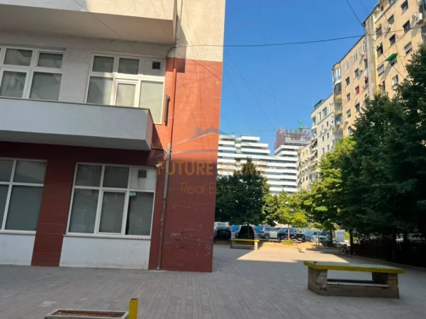 Tirane, shitet ambjent biznesi Kati 0, 46 m² 120.000 € (Bulevardi Gjergj Fishta)