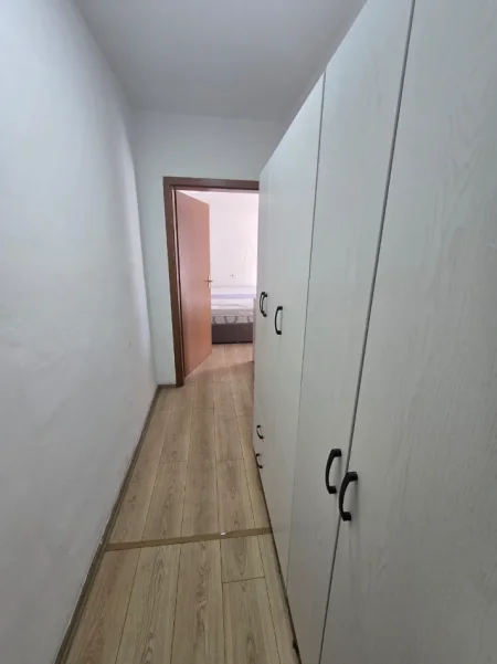 Tirane, jepet me qera garsonier 1+1 Kati 4, 38 m² 440 € (artan lenja)