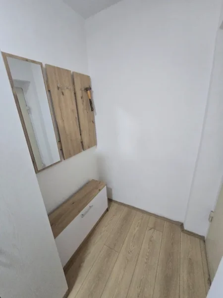 Tirane, jepet me qera garsonier 1+1 Kati 4, 38 m² 440 € (artan lenja)
