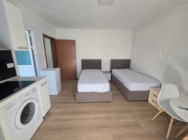 Tirane, jepet me qera garsonier 1+1 Kati 4, 38 m² 440 € (artan lenja)