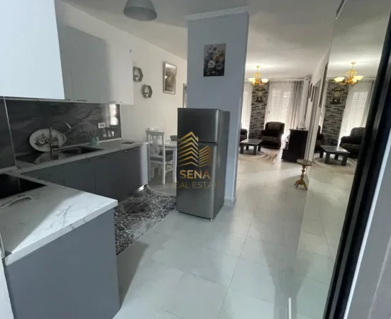 Tirane, jepet me qera apartament 2+1+Ballkon Kati 5, 100 m² 600 € (Rruga 5 Maji)