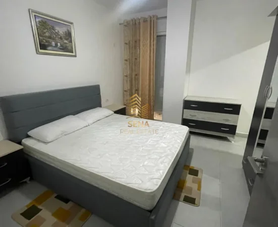 Tirane, jepet me qera apartament 2+1+Ballkon Kati 5, 100 m² 600 € (Rruga 5 Maji)