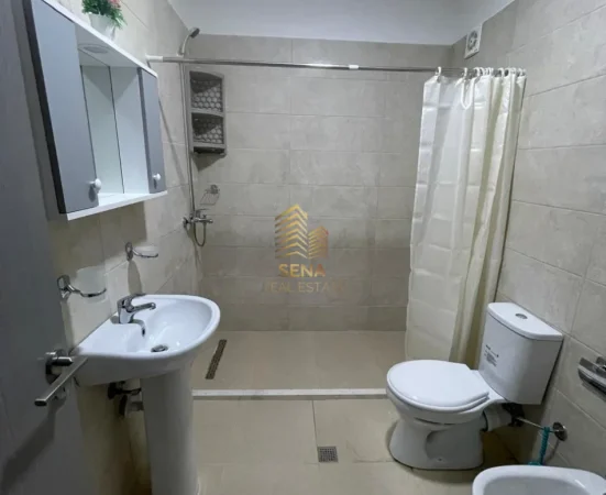 Tirane, jepet me qera apartament 2+1+Ballkon Kati 5, 100 m² 600 € (Rruga 5 Maji)