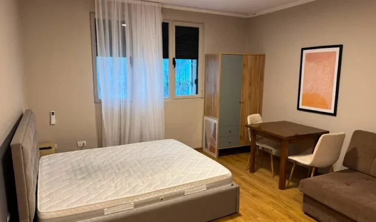 Tirane, jepet me qera apartament 1+1 Kati 0, 35 m² 400 €