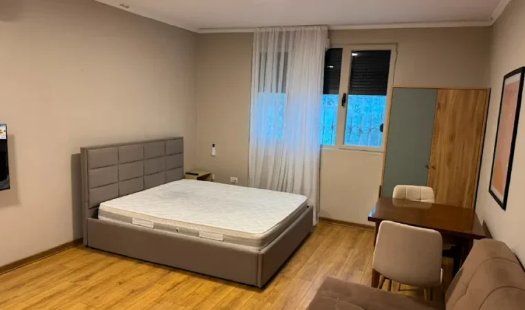 Tirane, jepet me qera apartament 1+1 Kati 0, 35 m² 400 €